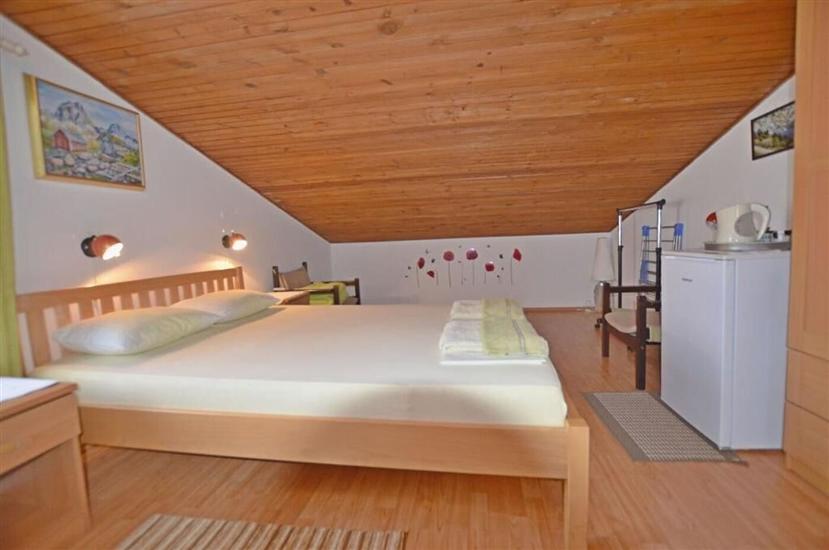 Room S6, for 2 persons