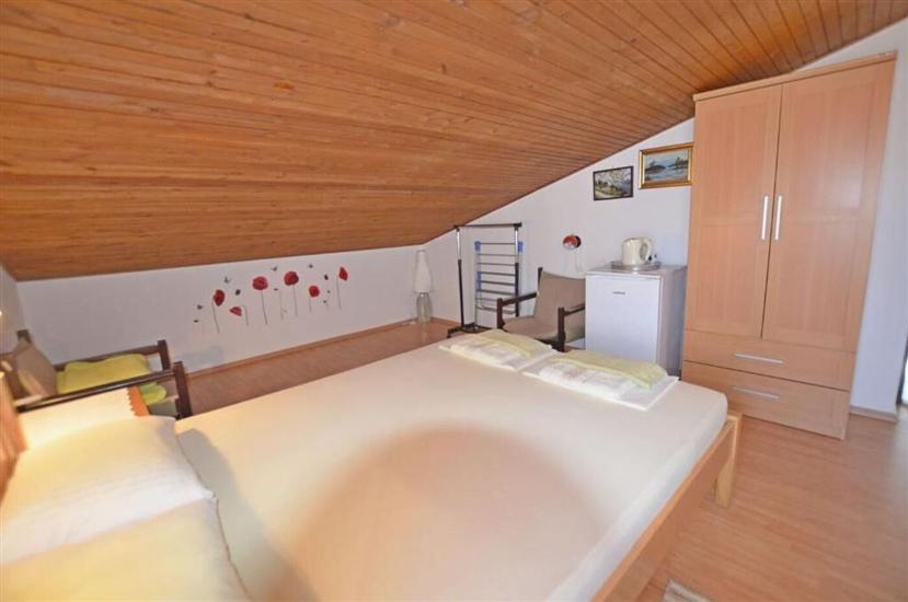 Room S6, for 2 persons