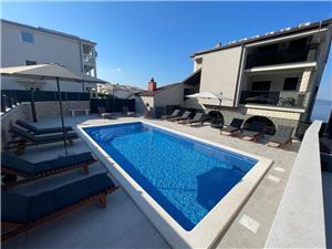 Appartement Split en Trogir Riviera,ReserverenpoolVanaf 135 €