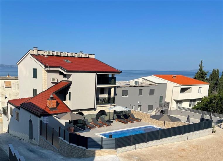 Apartments Villa Milas with pool