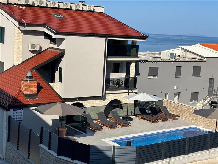 Apartments Villa Milas with pool