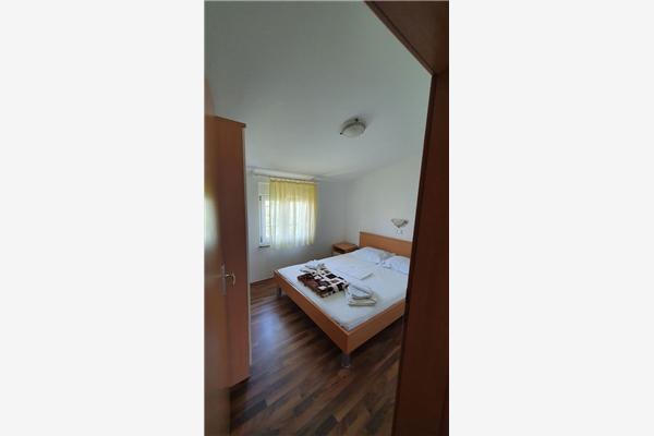Apartment A2, for 7 persons