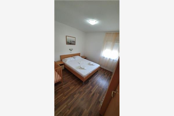 Apartment A2, for 7 persons