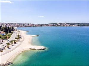 Hébergement avec piscine Split et la riviera de Trogir,RéservezNeliDe 128 €