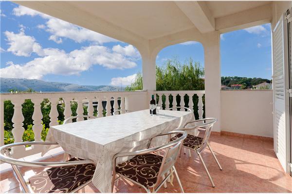 Apartment A1, for 6 persons