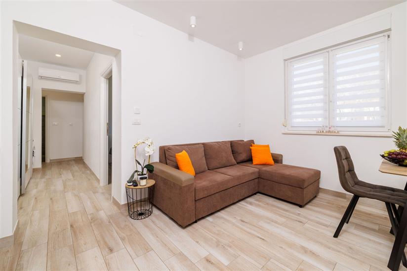 Apartment A1, for 5 persons