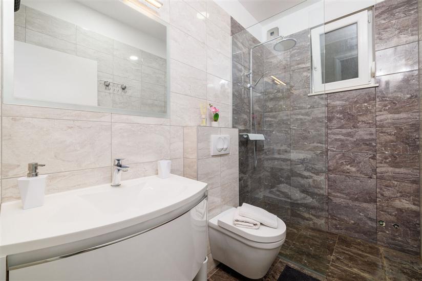 Apartment A2, for 5 persons