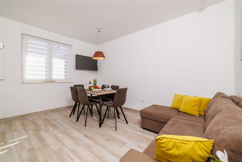 Apartment A2, for 5 persons