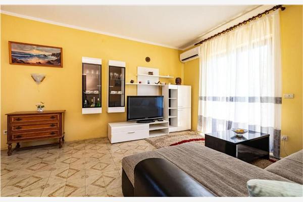 Apartment A1, for 6 persons
