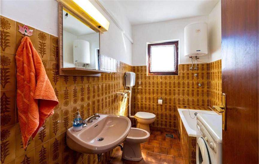 Apartment A1, for 6 persons