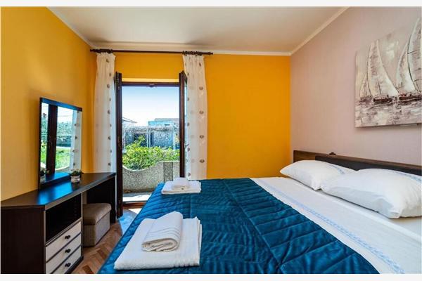 Apartment A1, for 6 persons