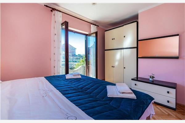 Apartment A1, for 6 persons