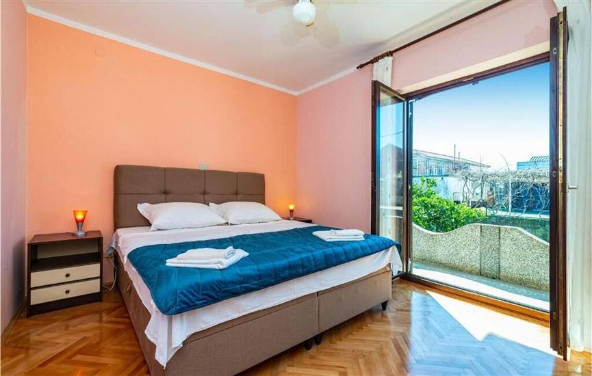 Apartment A1, for 6 persons