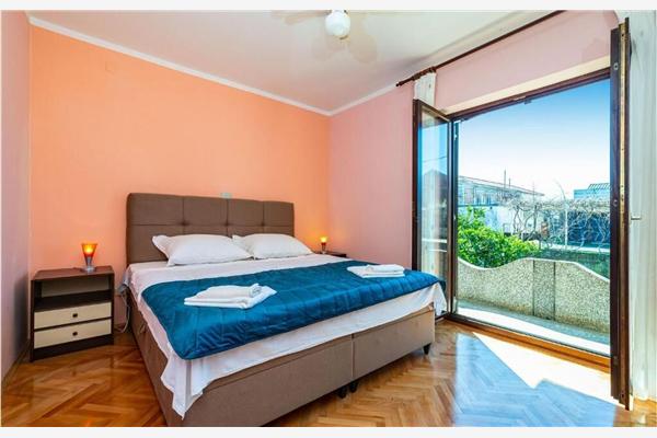 Apartment A1, for 6 persons