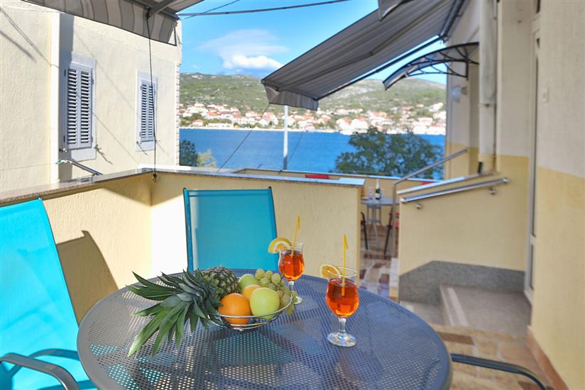 Apartment A3, for 5 persons