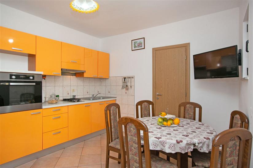 Apartment A3, for 5 persons