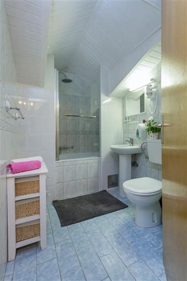 Room S5, for 4 persons