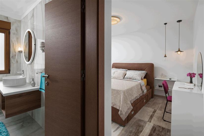 House K1, for 10 persons