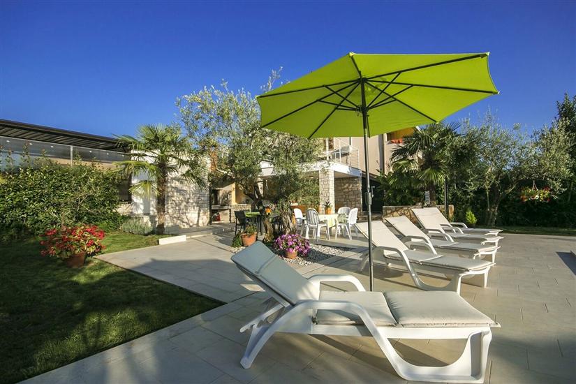 Apartment Residence Livija 4 s bazenom