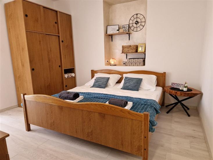 Room S2, for 2 persons