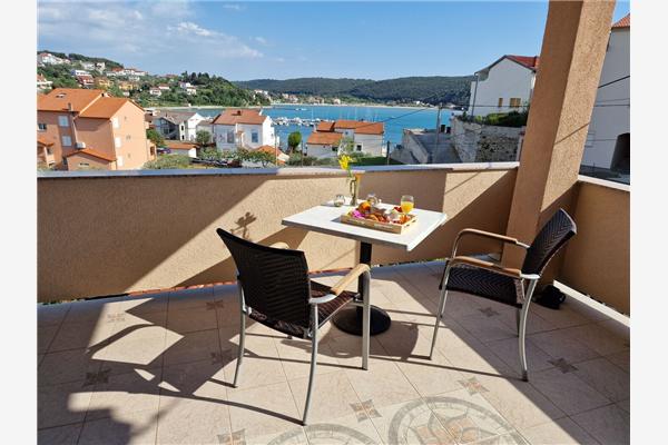 Room S2, for 2 persons