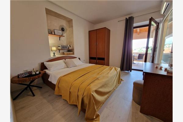 Room S3, for 2 persons