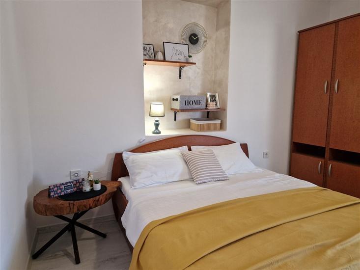 Room S3, for 2 persons