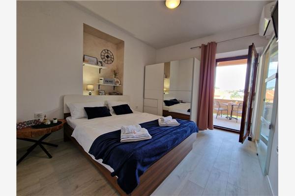 Room S4, for 2 persons