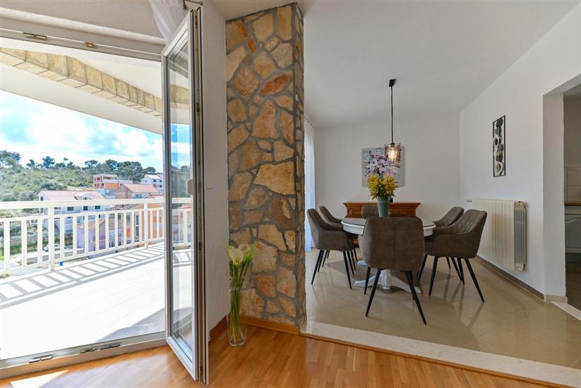 Apartment A2, for 6 persons