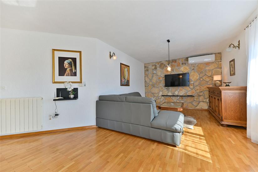 Apartment A2, for 6 persons