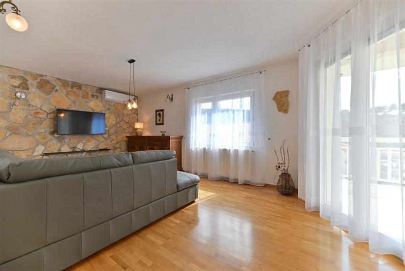 Apartment A2, for 6 persons