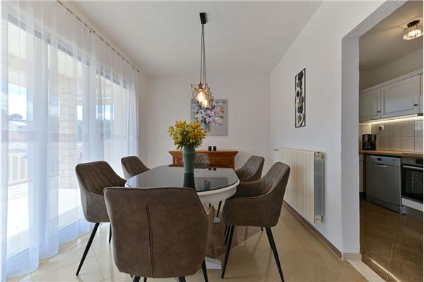 Apartment A2, for 6 persons