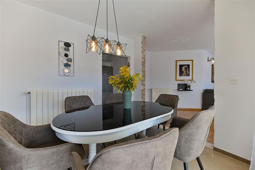 Apartment A2, for 6 persons