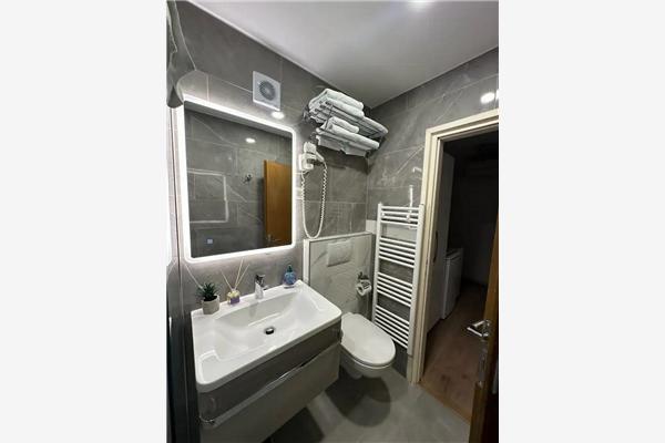 Room S8, for 3 persons