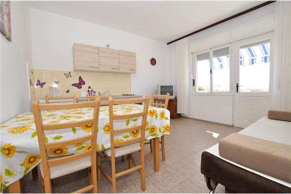 Apartment A2, for 5 persons