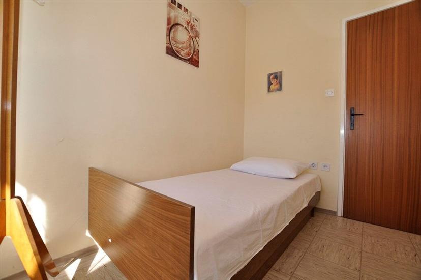 Apartment A2, for 5 persons
