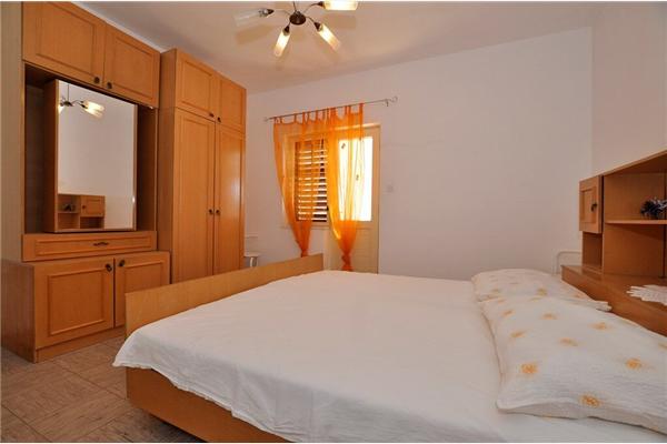 Apartment A2, for 5 persons