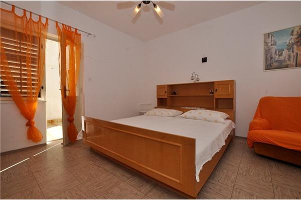 Apartment A2, for 5 persons