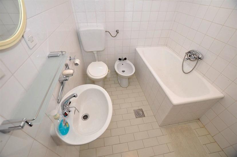 Apartment A2, for 5 persons