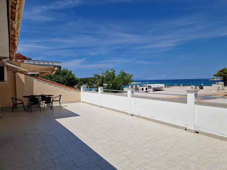 Apartment A2, for 6 persons