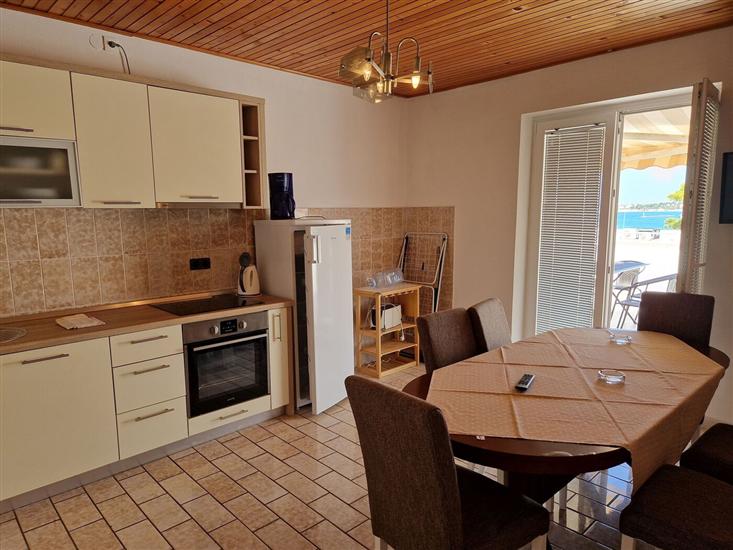 Apartment A2, for 6 persons