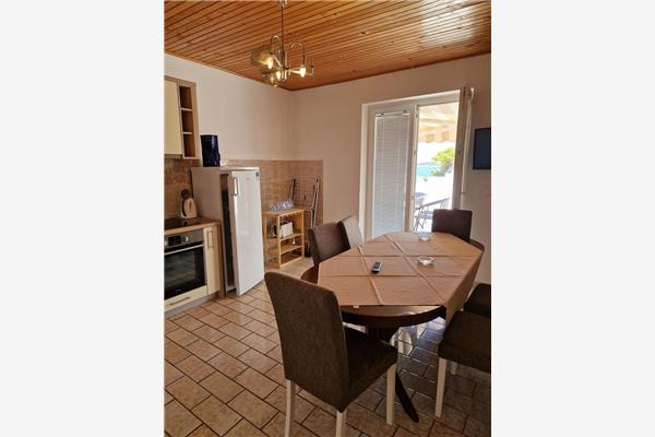 Apartment A2, for 6 persons