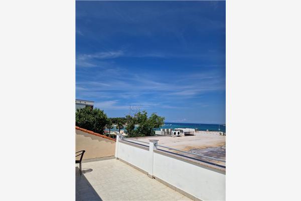 Apartment A2, for 6 persons