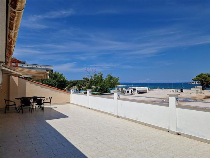 Apartment A2, for 6 persons