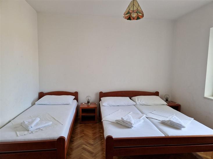 Apartment A3, for 5 persons