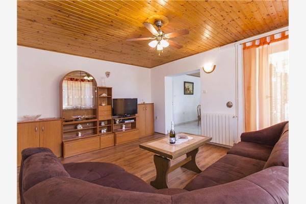 House K1, for 10 persons