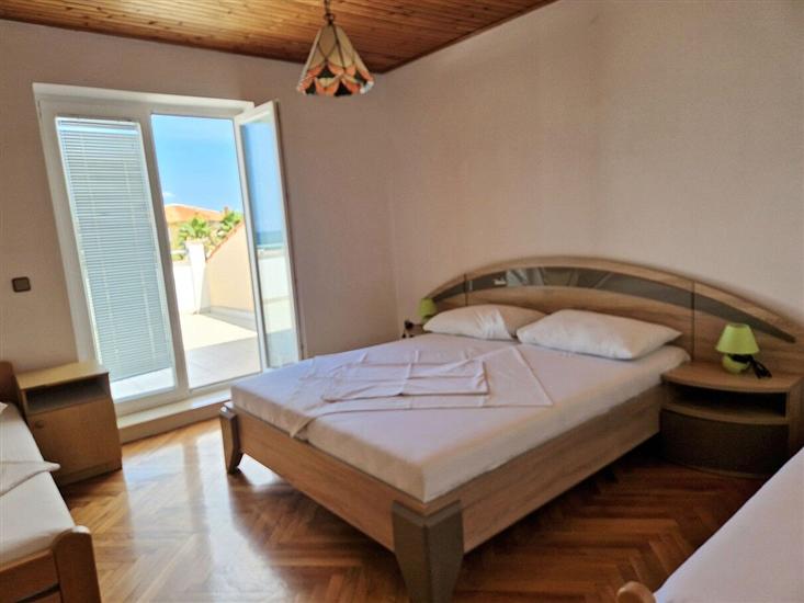 Apartment A2, for 6 persons