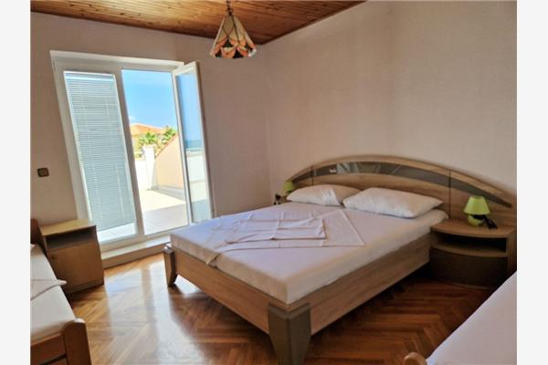 Apartment A2, for 6 persons