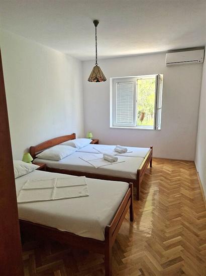 Apartment A1, for 6 persons