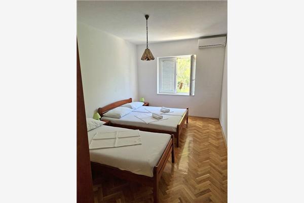 Apartment A1, for 6 persons